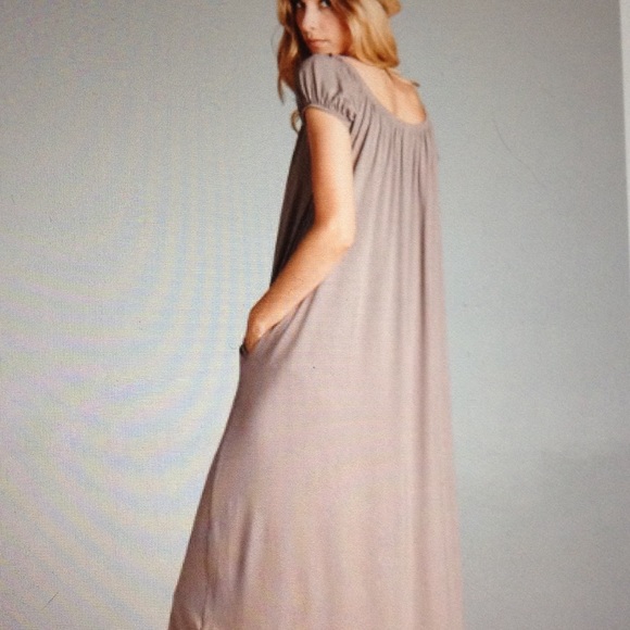 OFF THE SHOULDER MAXI DRESS-PRICE IS FIRM - Picture 3 of 4