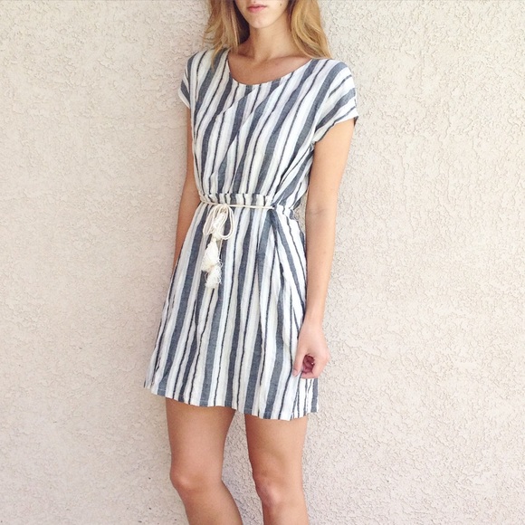 Dresses & Skirts - 1 DAY SALE! 💕🎉 striped tassel dress