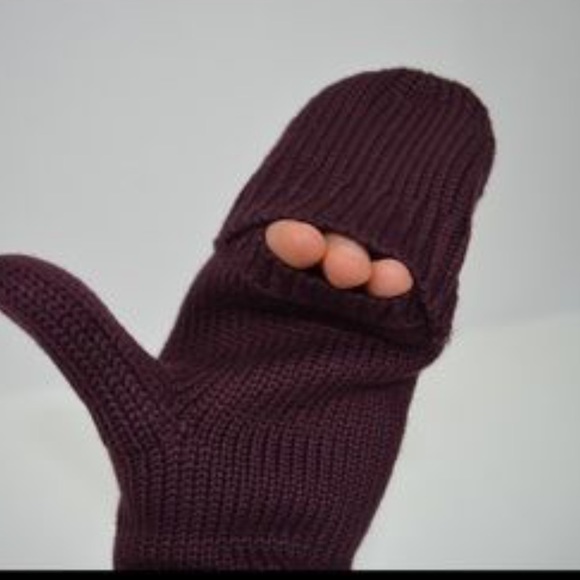 Lululemon Snow Amazing Mittens Sherpa new - Picture 3 of 4