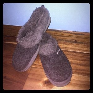 Sketchers sweater clogs
