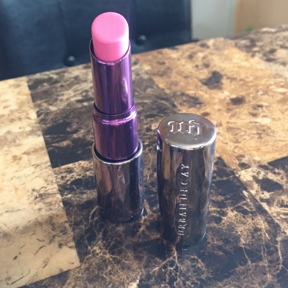 *NEW* Urban Decay Lipstick