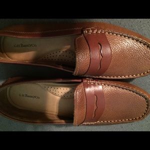 Perfection condition size 9 Bass loafers!