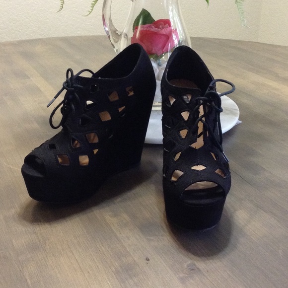 Soda lace up platform wedges