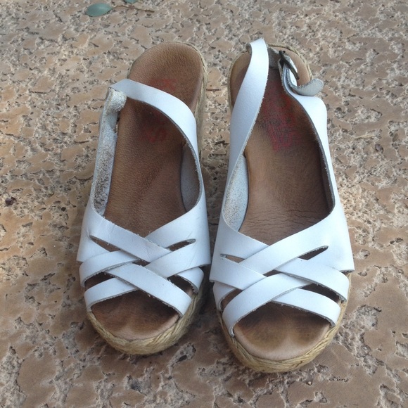 FINAL MARKDOWN Michael Kors leather wedge sandal