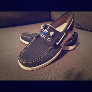 Really adorable Navy blue Sperrys!