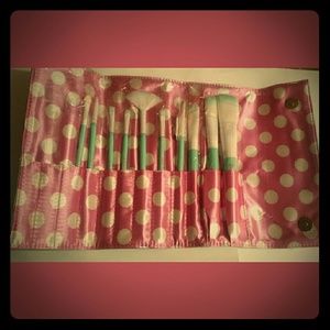 *reserved*    Make up brush set