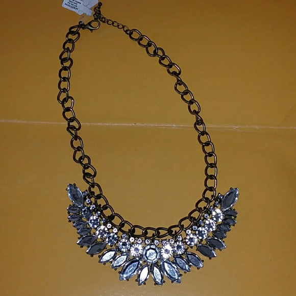 Statement necklace - Picture 2 of 3