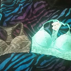 2 Vs pink bras ( S )