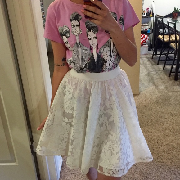 ❌🚫SOLD🚫❌ by trade. Adorable lace skirt