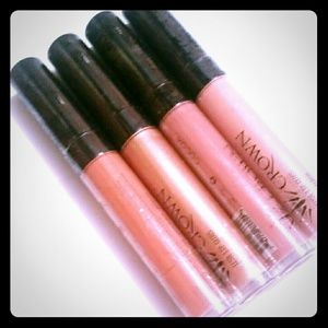 *NEW* Lip gloss lot