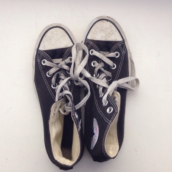 Black high rise converse
