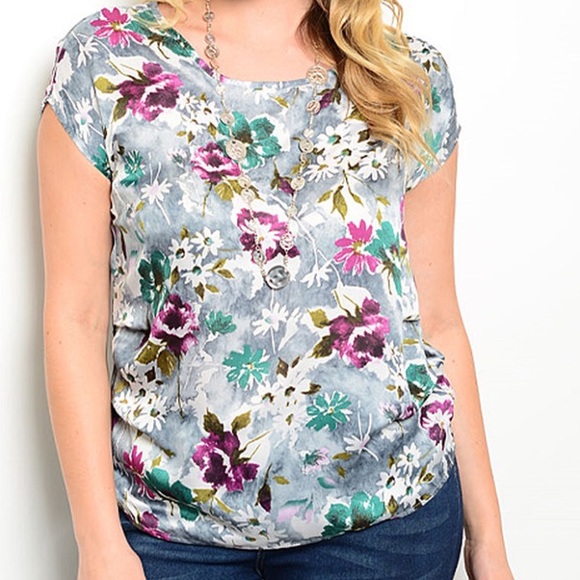 Plus Size Gray & Magenta Floral Scoop Neck Top - Picture 2 of 3
