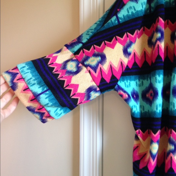 Colorful Aztec Cover up - Picture 4 of 4