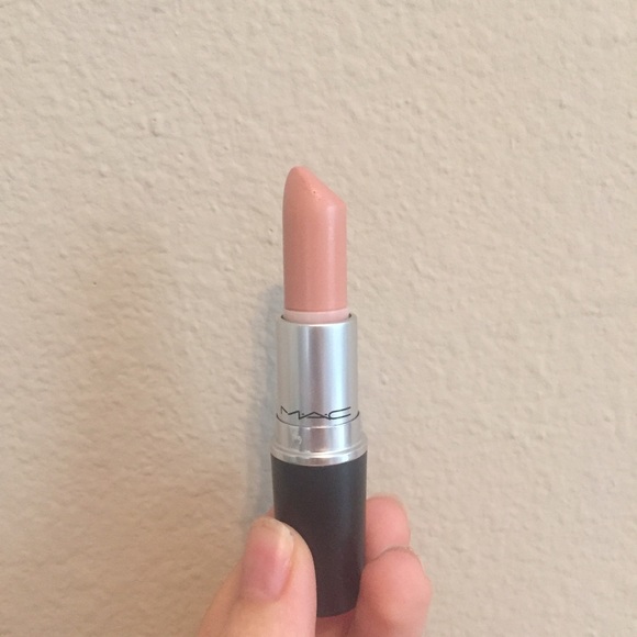 MAC Creme d' Nude Lipstick