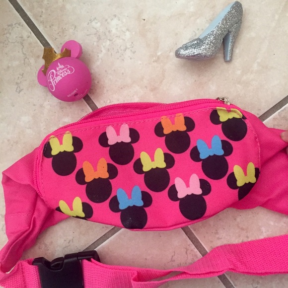 📍SOLD📍Disney Minnie fanny pack antenna toppers