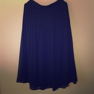 ❤️SOLD❤️black pleated skirt