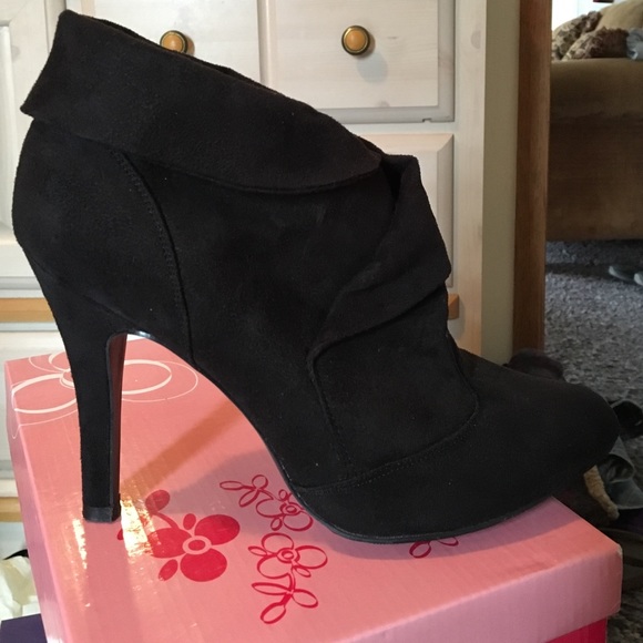 Black bootie heels