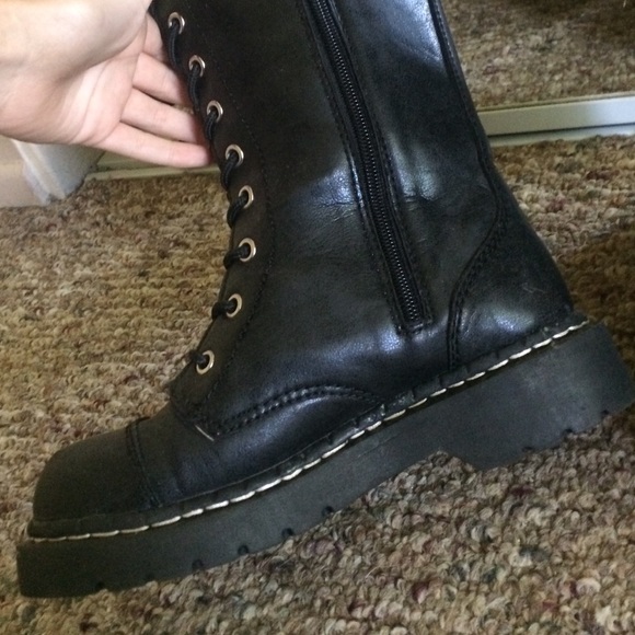 Lace up boots - Picture 2 of 4