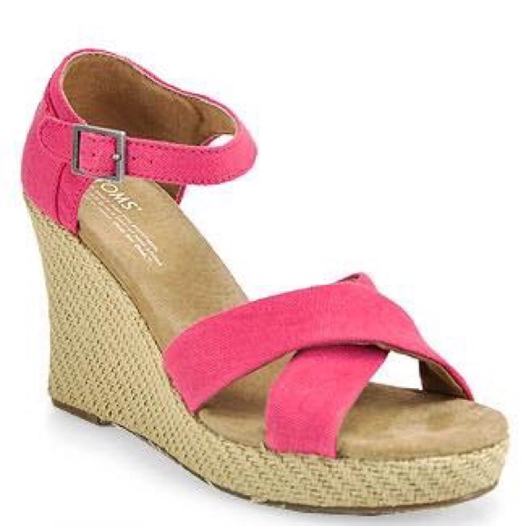 Toms size 7 wedge sandal espadrilles in fushia.