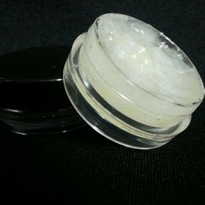 Pear lip scrub and lip gloss