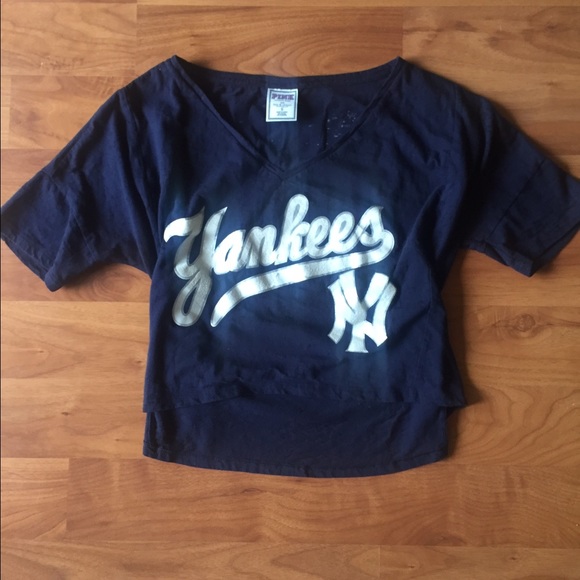 VS PINK MLB Collection Crop Top