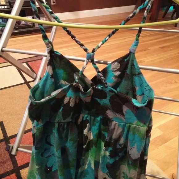 Flowy vneck tank top - Picture 2 of 3