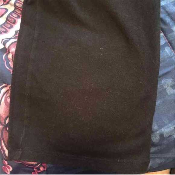 Victoria's Secret crop yoga pants - Picture 2 of 3