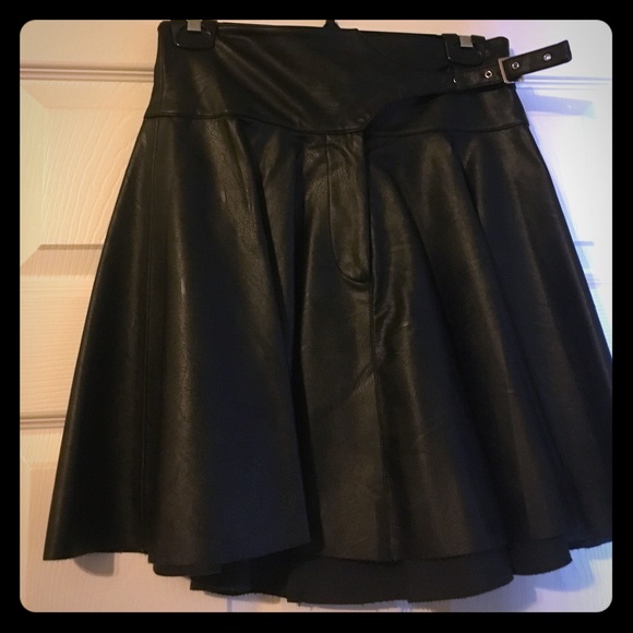 Flouncy "leather" skirt! So cute!