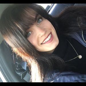 Meet your Posher, Cassandra