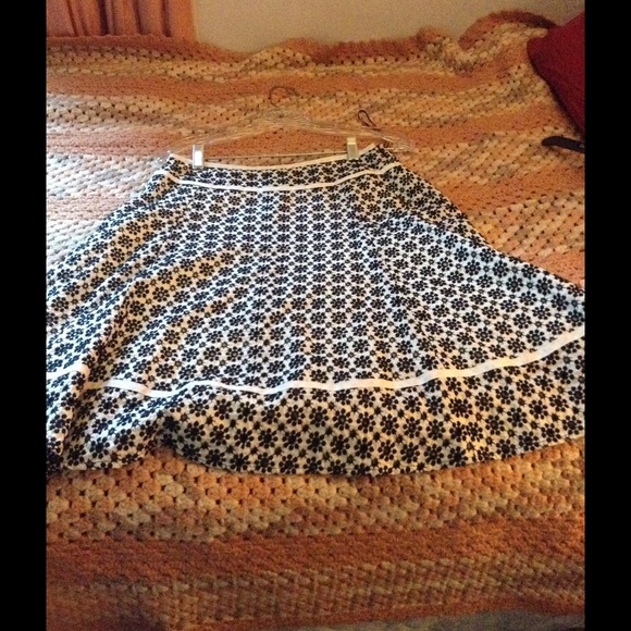 Jones New York skirt - Picture 2 of 3