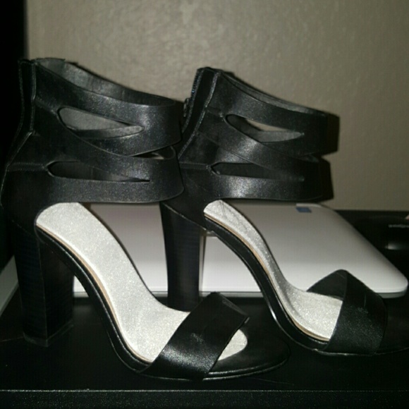 4 inch Heels - Picture 2 of 4