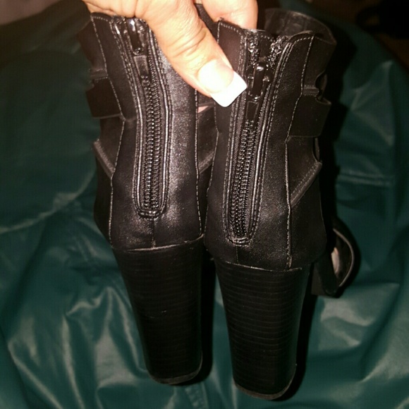 4 inch Heels - Picture 3 of 4