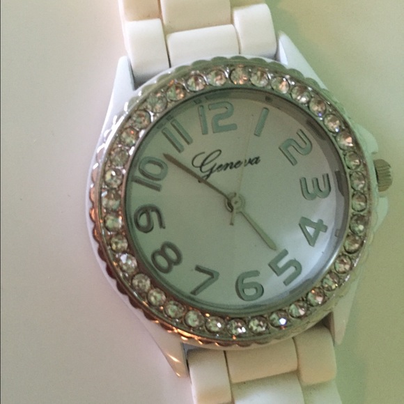 White and Rhinestone watch - Picture 4 of 4