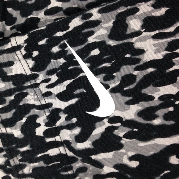 NWOT! Nike leggings, size small. - Picture 3 of 3