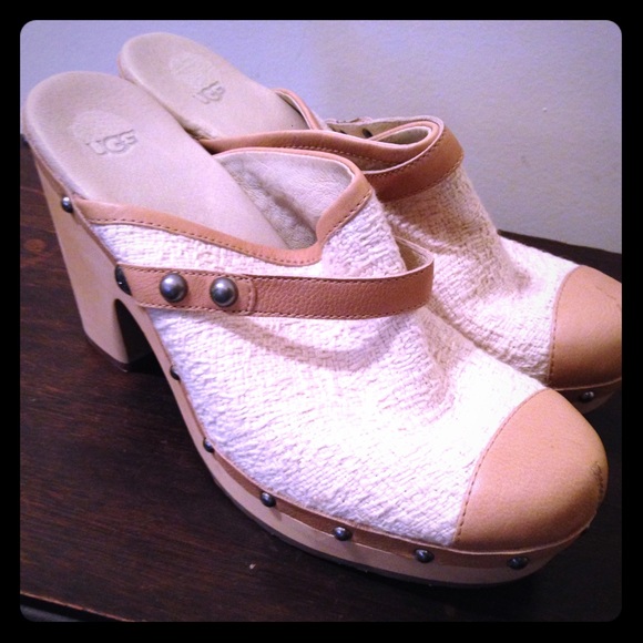 FLASH SALE !UGG cream clogs