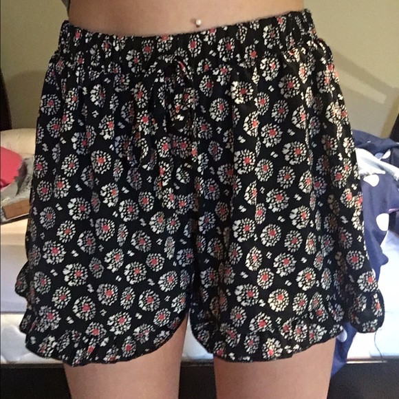 flowy silk high waisted shorts - Picture 2 of 3