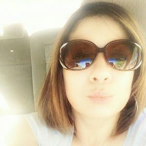 Meet your Posher, Ana