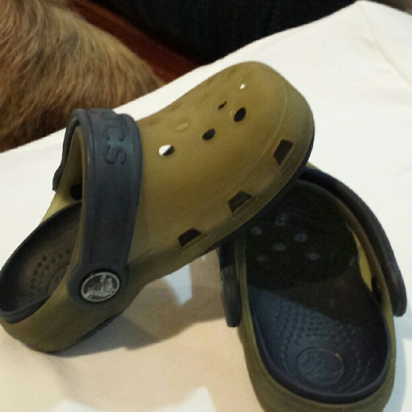 CUTE CROSS  SANDALS  6.5 TODDLER