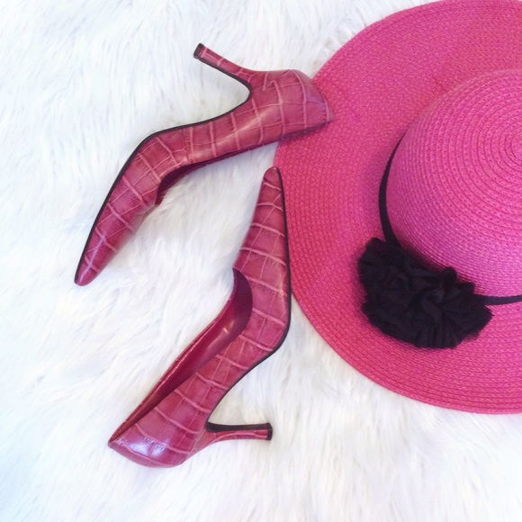 💞Fuchsia Faux Snakeskin Heels