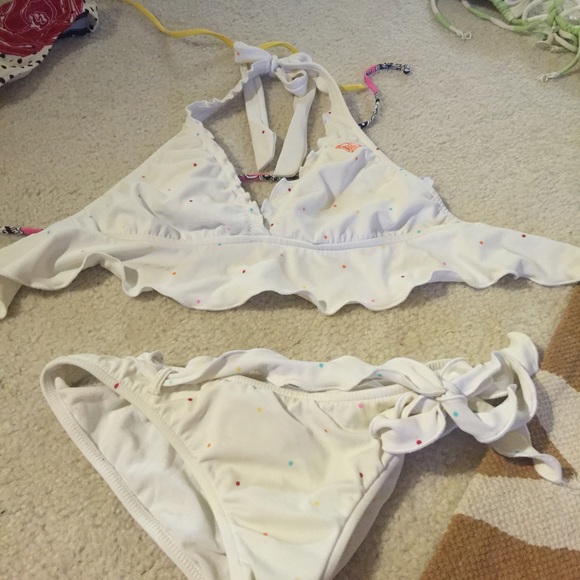 Cute Roxy ruffle bikini - Picture 1 of 2