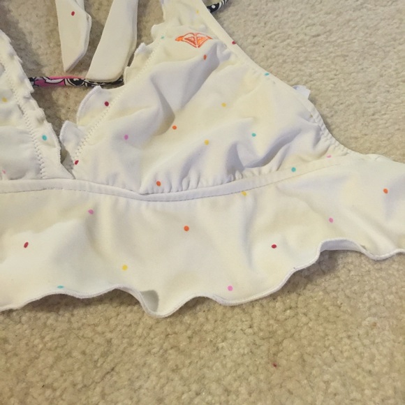 Cute Roxy ruffle bikini - Picture 2 of 2