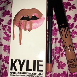 DONT BUY! Reserved: Kylie Lip Kit