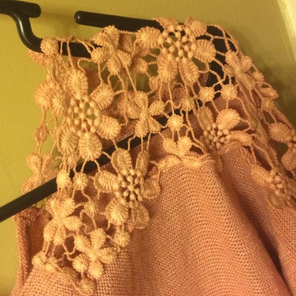 Pink sweater - Picture 2 of 2