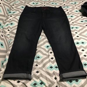 Dark wash Jean Capri