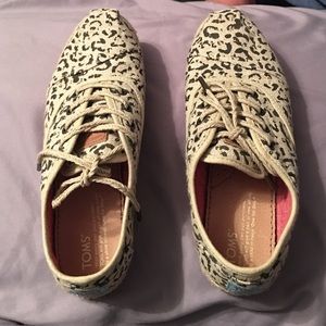 Toms shoes