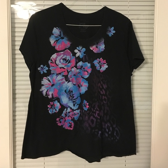 Black floral and cheetah design short sleeve