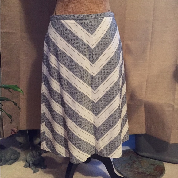 NWOT Loft chevron floral print skirt