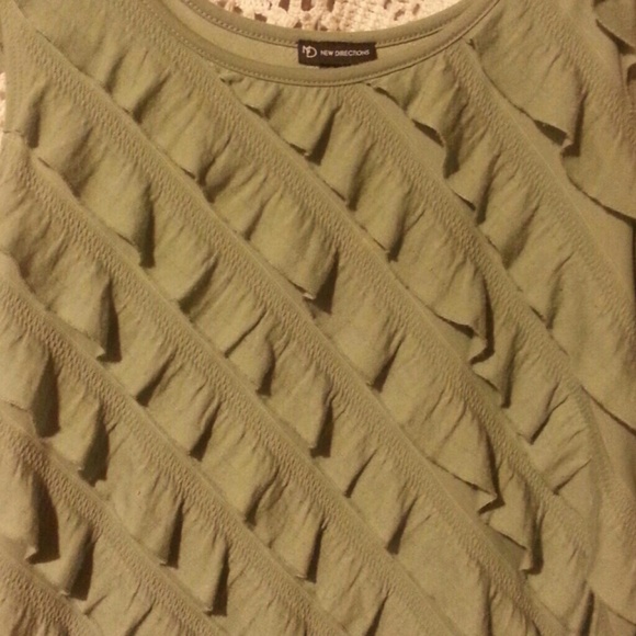 Ruffle Tank - Picture 3 of 4