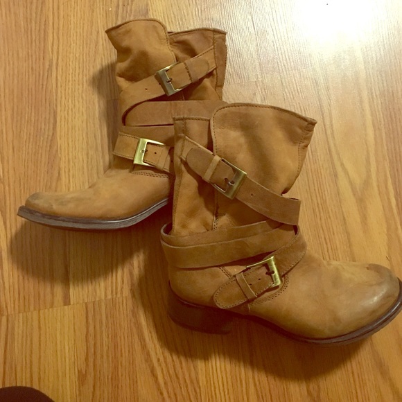 Size 7 leather Steve Madden brown slouch boots.