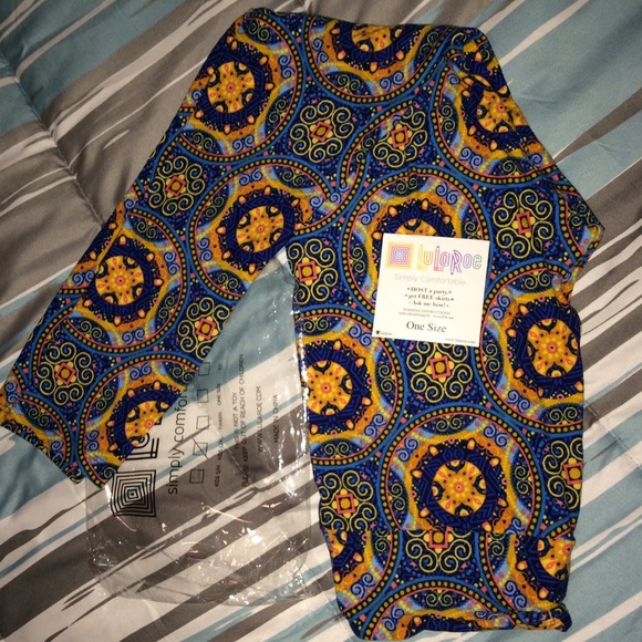 LuLaRoe Blue Circle Design One Size Leggings